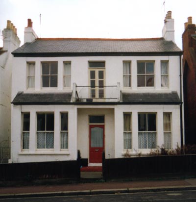 3 Cliff Road